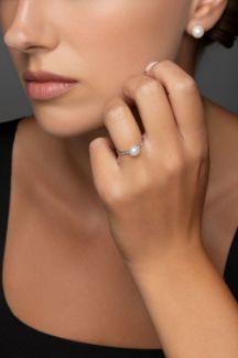 Δαχτυλίδι Pearls από λευκό χρυσό 18K με freshwater pearl και διαμάντια μπριγιάν